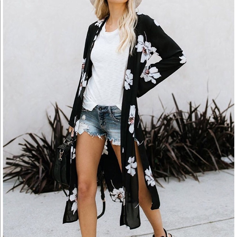 Dela soft floral kimono